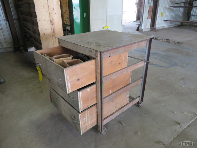 3-drawer cabinet